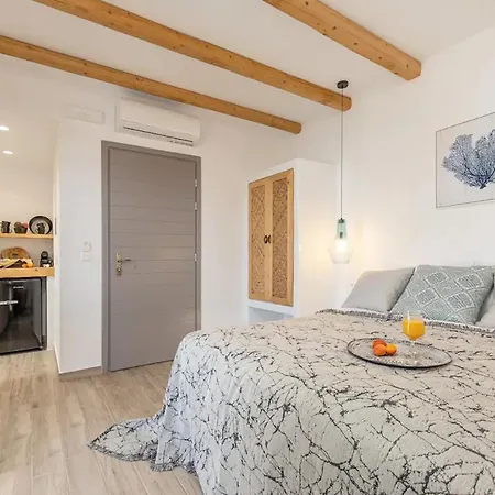 Naxian Conte Apartmán *